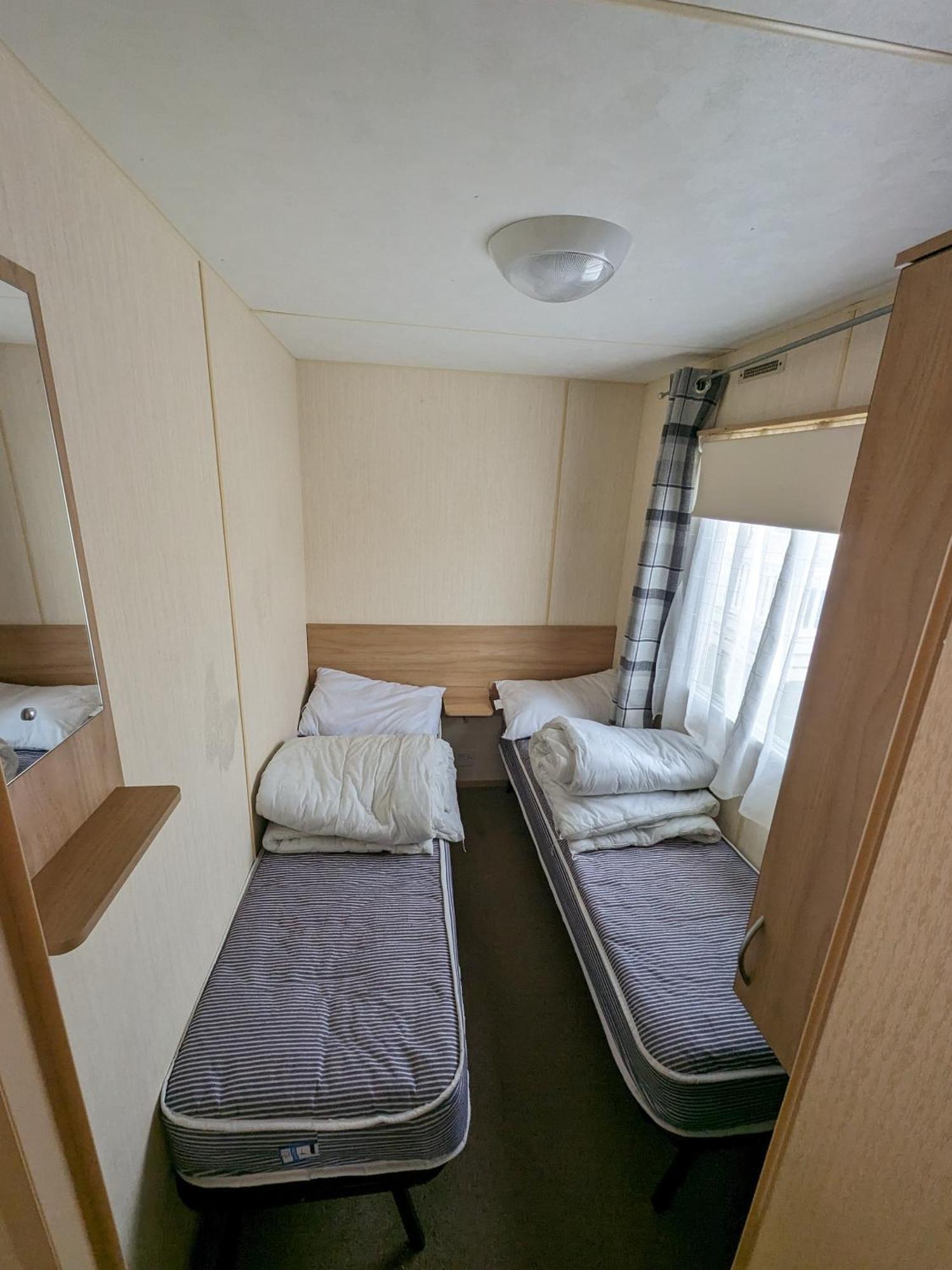 3 Bedroom Caravan, Sleeps 8 Lyons Lido Beach Prestatyn Exterior photo