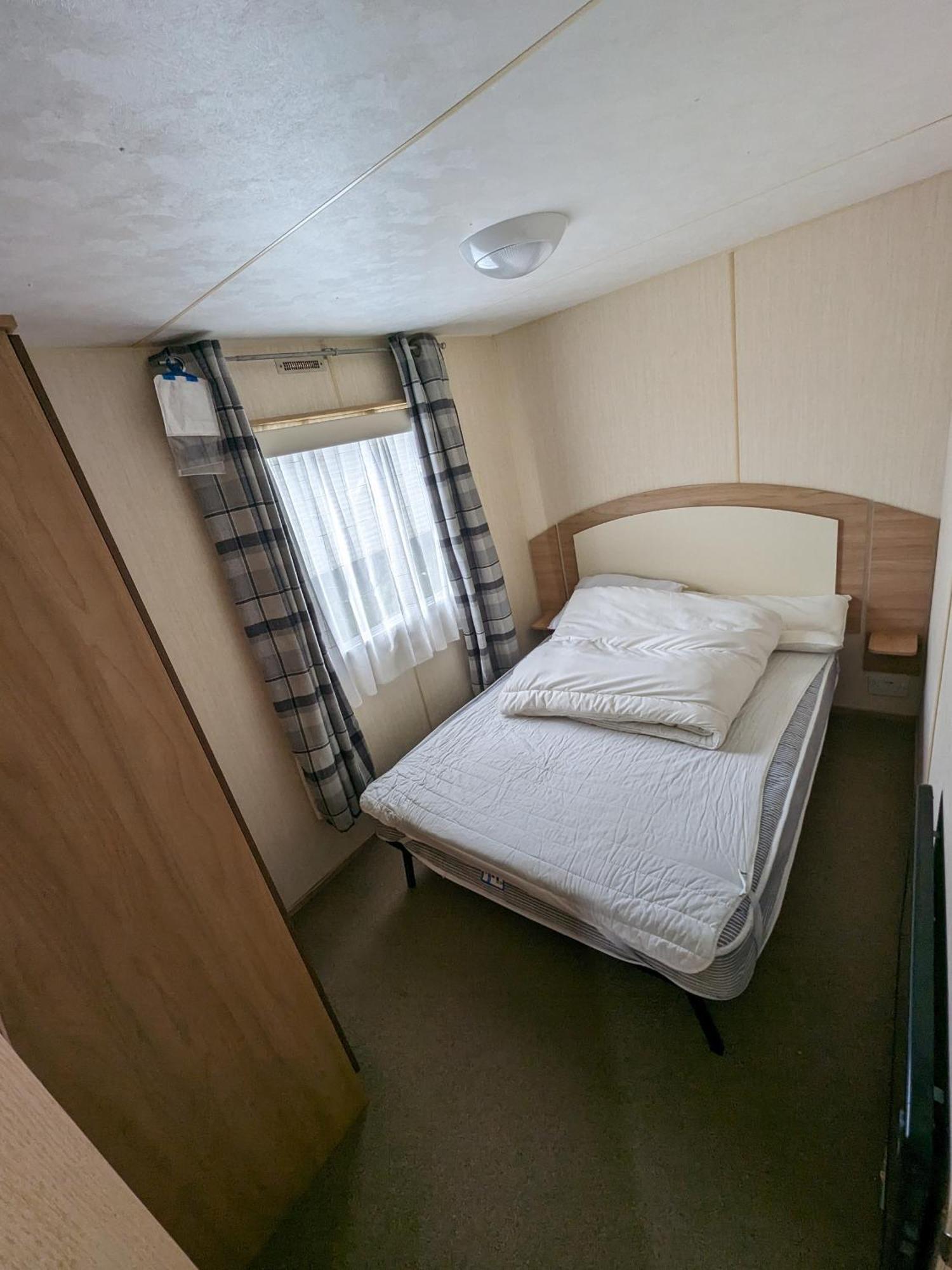 3 Bedroom Caravan, Sleeps 8 Lyons Lido Beach Prestatyn Exterior photo