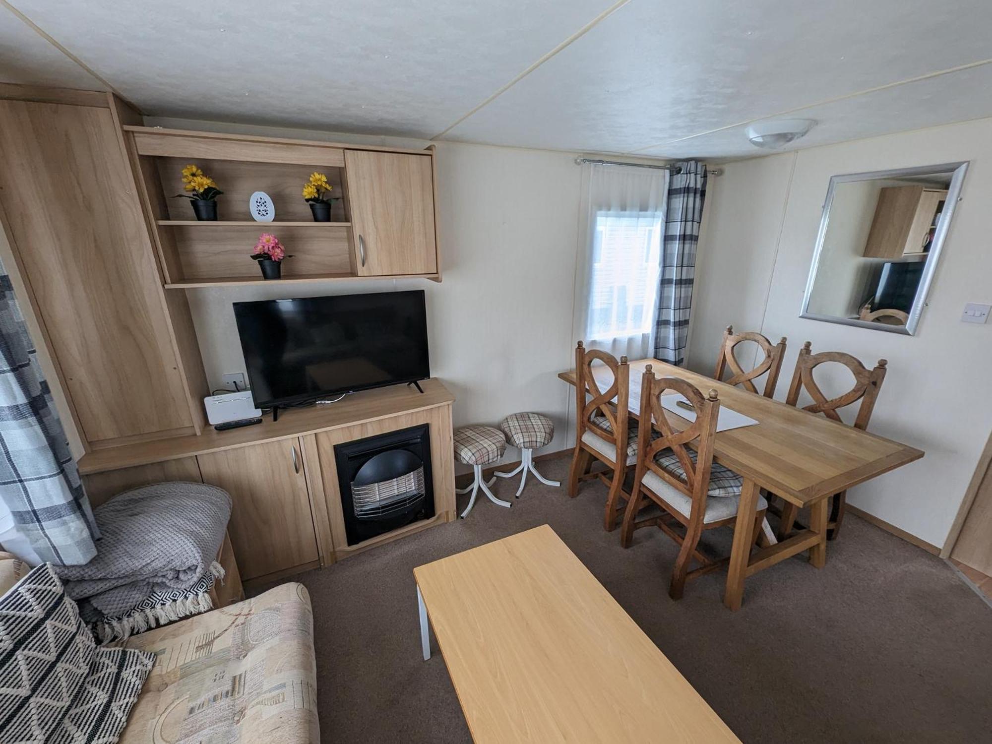 3 Bedroom Caravan, Sleeps 8 Lyons Lido Beach Prestatyn Exterior photo