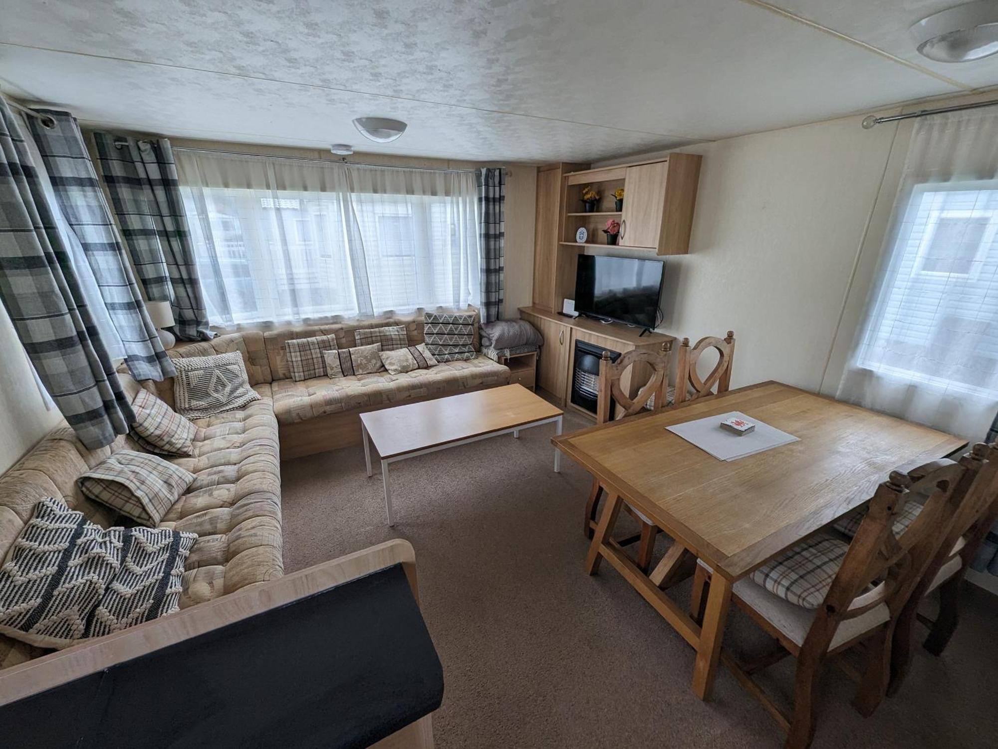 3 Bedroom Caravan, Sleeps 8 Lyons Lido Beach Prestatyn Exterior photo